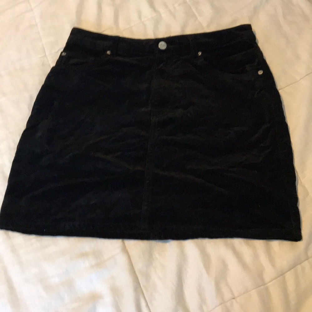 H&M Black Velvet Mini Skirt